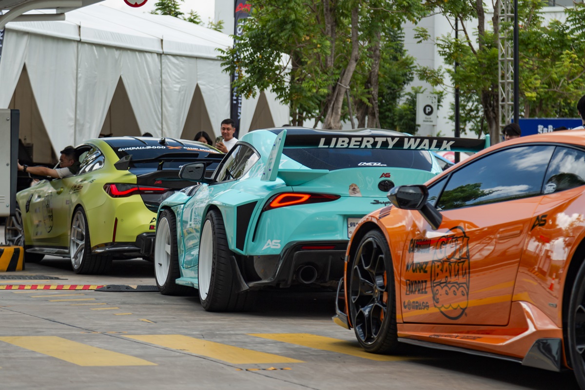 Read more about the article Dàn siêu xe xuất hiện trong lễ ra mắt sự kiện Gumball 3000 tại Campuchia